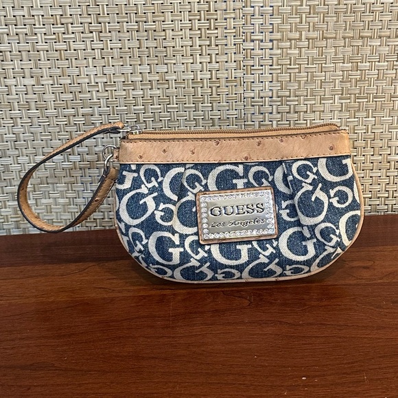 Guess Handbags - 🌟HO🌟VTG 2000s GUESS Denim & Faux Tan Ostrich Leather Taluca Logo Wristlet